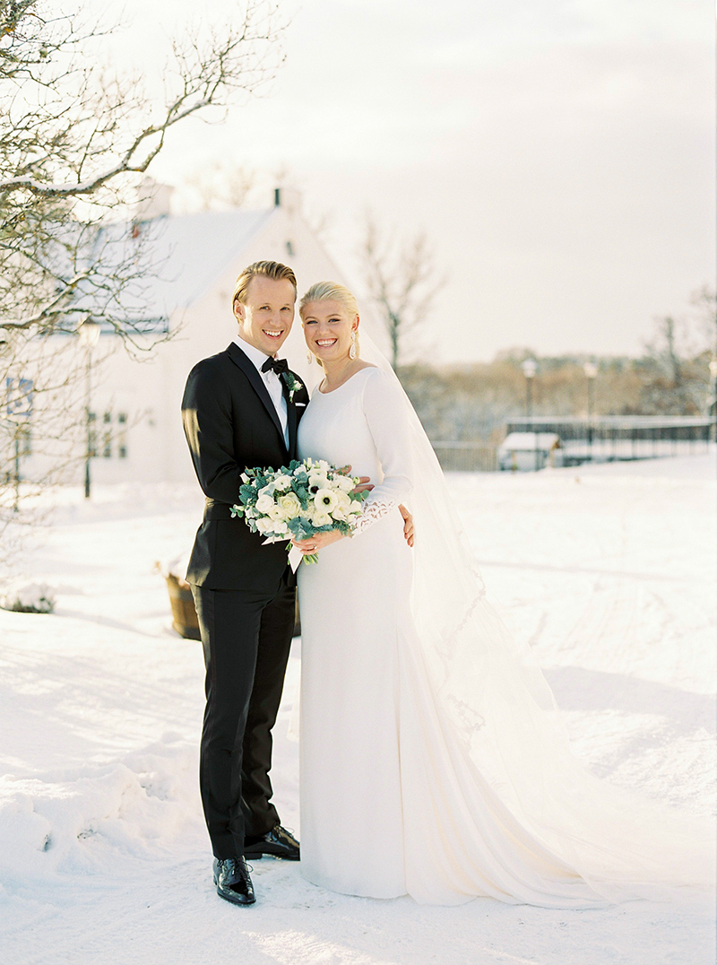 winter wedding in sweden